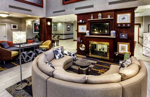 Bloomfield Hotel | Hampton Inn & Suites Staten Island