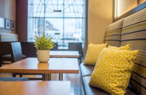Navy Yard Hotel | Hampton Inn & Suites Washington DC-Navy Yard