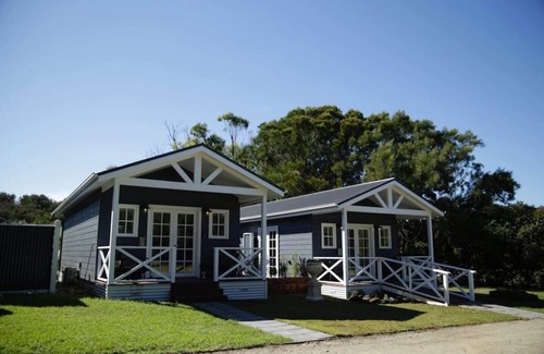 Rye House | Hamptons In Rye Green Room 3 Mins to Hot Springs!