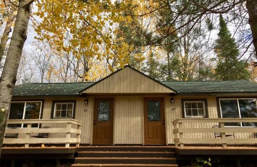 Barnum Cabin | Hanging Horn Lakeside Resort