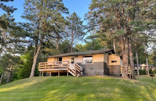 Barnum Cabin | Hanging Horn Lakeside Resort