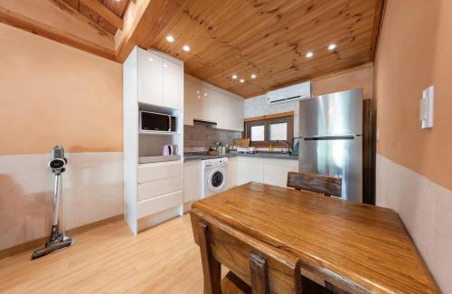 Seojong House | Hanok stay under the golden sky in Yangpyeong