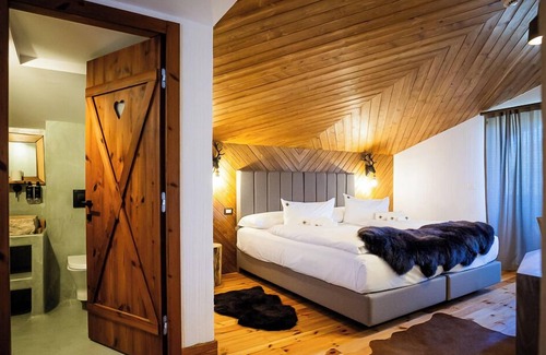 Campulung Moldovenesc Hotel | Hanul Bucovinei