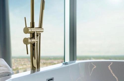 West Pomeranian Voivodeship Apartment | Hanza Tower 22 WHITE Jacussi & Sauna & Pool & SPA