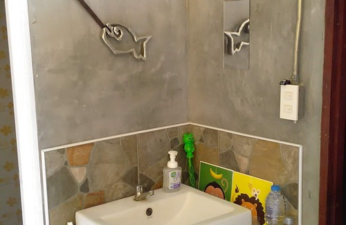 Hat Yai House | 💘HAPPY@HATYAI HOME Great for large families & groups! Pet Hotel in back.