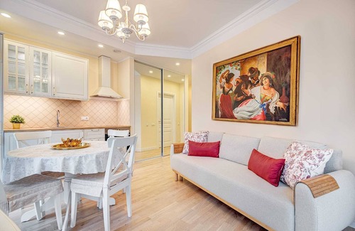 Old Town Apartment | Happy Inn Classical Style , selfcheck-in. Underground parking