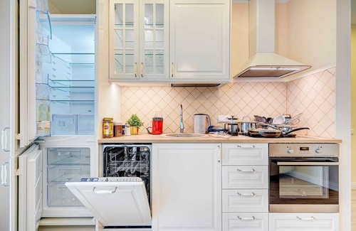 Old Town Apartment | Happy Inn Classical Style , selfcheck-in. Underground parking