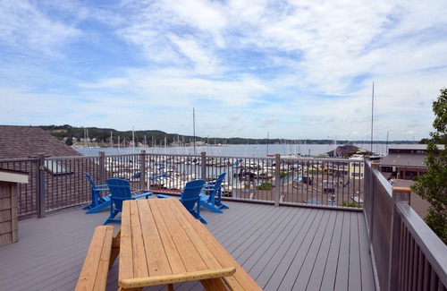 Macatawa House | Harbor View Lofts #2 Is Overlooking Lake Macatawa And Eldean Shipyard