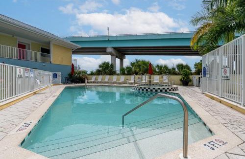 Fort Myers Beach Apartment | Harbour House at the Inn 209