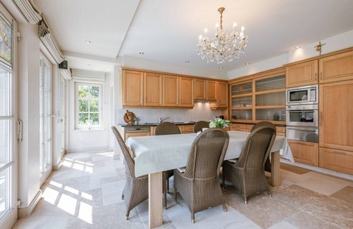 Bavikhove House | Harelbeke Retreat: Rural House with 5 Bedrooms