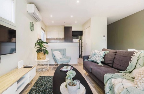 Kew Apartment | Harp Haven Contemporary in Suburban Tree lined Kew