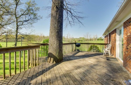Cross Keys House | Harrisonburg Family Home with Deck, 4 Mi to Downtown
