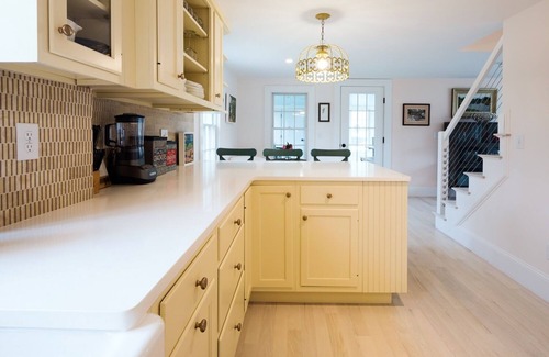 Barnstable House | Harvey House: 066-Ba Stunning Renovated Home Steps to Barnstable Harbor