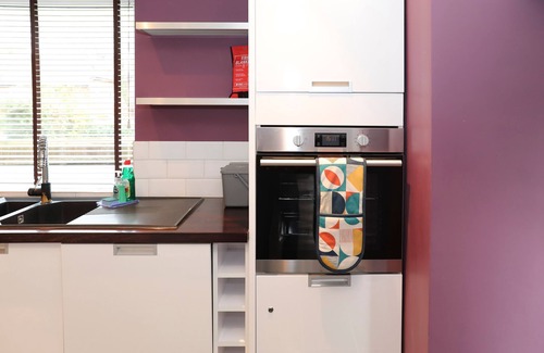 Hassocks House | Hassocks Hideaway with Parking & Garden