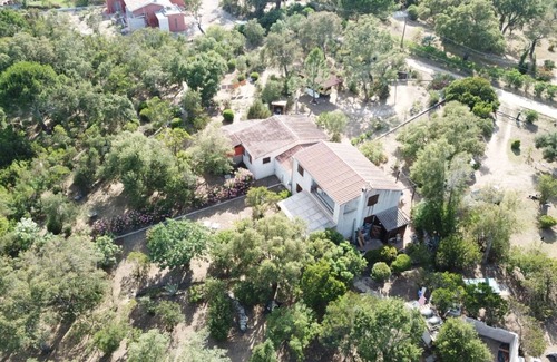 Cirendinu House | Haus an Ruhiger Lage mit Viel Eingezäuntem Umschwung