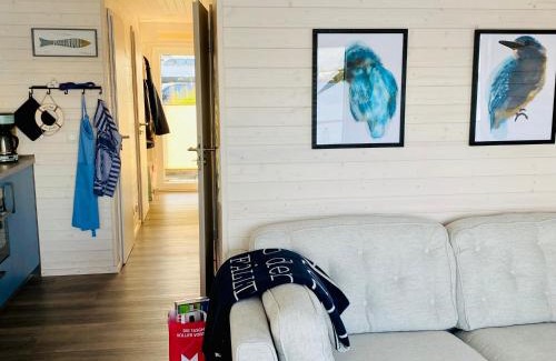 Luebeck House | Hausboot Snowbird Lübeck mit großem Sonnendeck