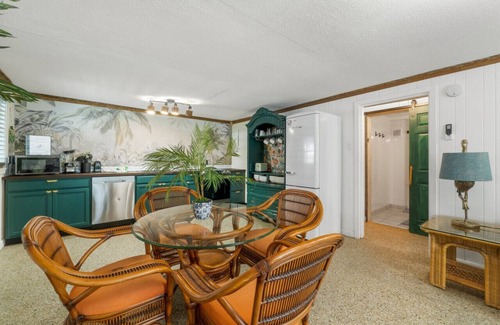 Laguna Beach Condo | Havana Daydreaming|Laguna Beach|Pet Friendly