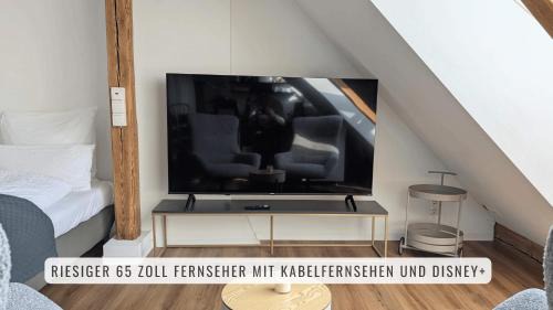 Ahrensburg Apartment | have-a-nice-Stay - helles Dachgeschoss, U-Bahn nach Hamburg 400m - Bäcker & Restaurants 500m - Lidl 800m - Zentrum 1,5km