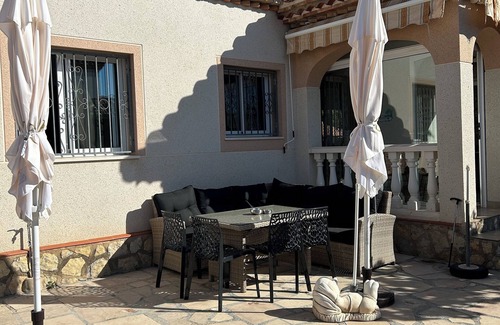 Les Tres Cales House | Havre de Paix à Lametlla de Mar : Maison Avec Piscine et Accès aux Criques