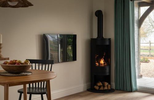 Alton House | Hawk's Ledge - Otium Wine Estate