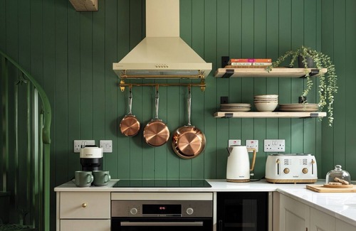 Alton House | Hawk's Ledge - Otium Wine Estate