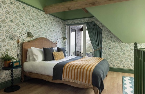 Alton House | Hawk's Ledge - Otium Wine Estate