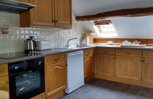 Hay-on-Wye Cottage | Haywain Cottage - sleeps 3 guests in 2 bedrooms