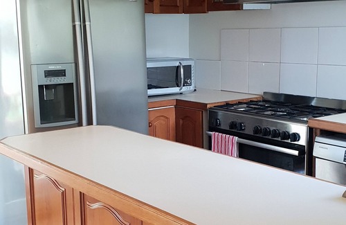 Flowerdale House | Hazy Hill Estate, a renovated Miners Cottage, surrounded by nature