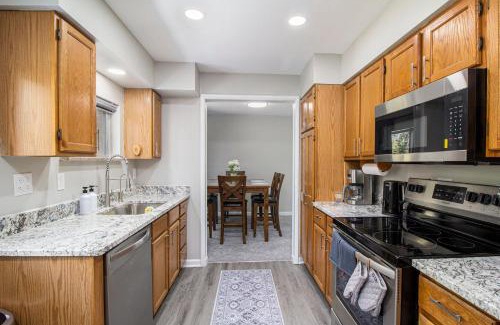 Burns Park House | Heart of Ann Arbor Stay