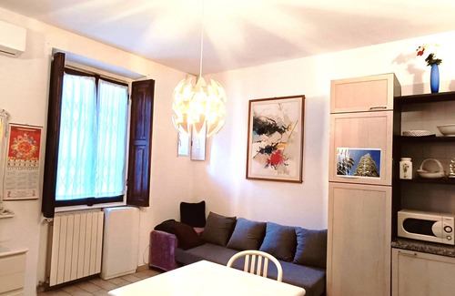 Chinatown Apartment | Heart of chinatown, pedestrian zone, go on foot to Center and the Sempione park