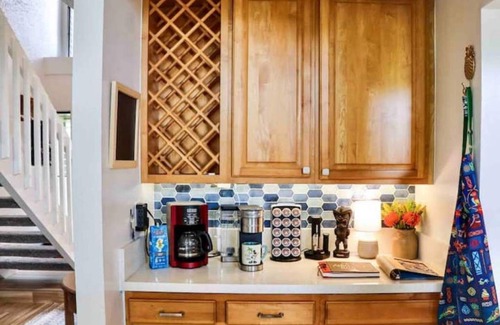 Queen Emmas Bluffs Condo | Heart of Princeville w/AC minutes from everything!