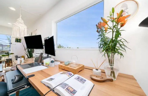 Genesee Apartment | ♥ Heart of West Seattle - 97 walk score - 9m drive to Alki - Ocean view w AC!