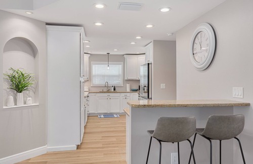 Tarpon Springs House | Heated Pool, mini golf, 1 minute from beach