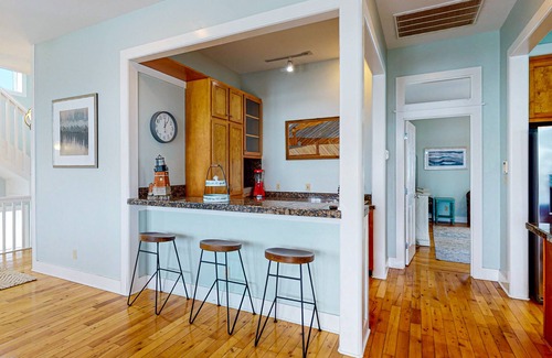 Port Aransas House | Heated Private Pool, Boardwalk and Golf Cart Included