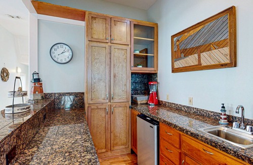 Port Aransas House | Heated Private Pool, Boardwalk and Golf Cart Included