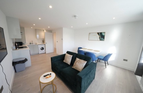 Ashford Apartment | Heathrow Charge and Go
