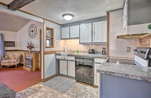 Heathsville House | Heathsville Home w/Sunroom < 10 Mi to Beach!