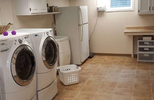 Helena Apartment | Helena's Best! Large, comfortable apartment near State Capitol.