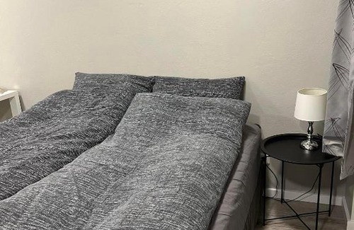 Laugardalur Apartment | Helena's studio, Reykjavík 104