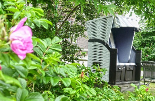 Langeoog Apartment | Helle Ferienwohnung auf Langeoog mit Gartennutzung für bis zu Vier Personen