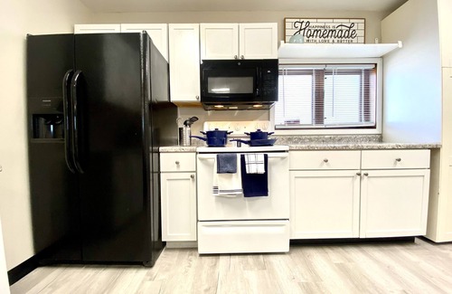 Coralville Apartment | Hello Louise Patio HuluTV Spacious