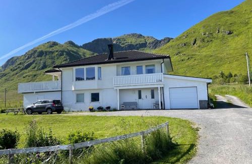 Flakstad House | Heloíse`s accommodation