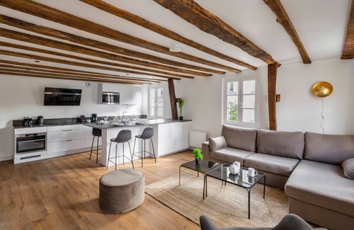 Dinan - Saint-Malo Apartment | Hemingway - Le 31bis - Apt avec charme de l'ancien