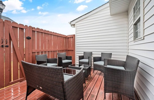 Fuquay-Varina House | Hemingway’s Hideaway | 2BR w/King + Pvt Patio