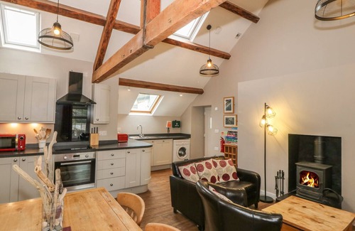 Aberdaron Apartment | HEN BLAS, pet friendly, country holiday cottage in Aberdaron