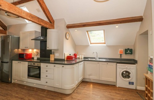 Aberdaron Apartment | HEN BLAS, pet friendly, country holiday cottage in Aberdaron