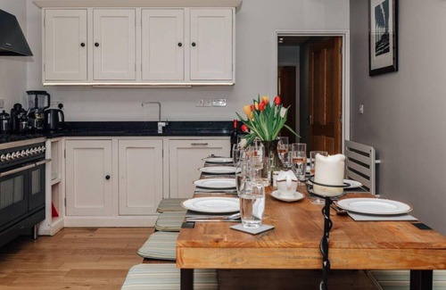 Henley Apartment | Henley Gardens - From 200 Per Night