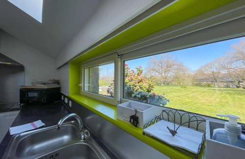 Ambon House | Heol - AMBON - Gîte