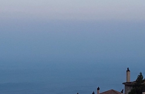 Kapetaniana House | Heraklion - Kapetaniana Dive in deep blue , climb to the mountains.