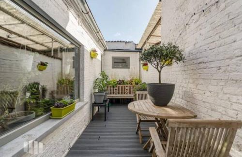 Rupelmonde House | Herenhuis in fishing village